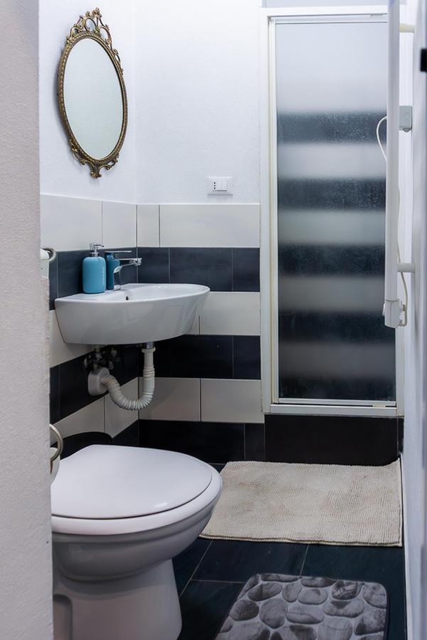 Elohim House Apartment เจนัว ภายนอก รูปภาพ