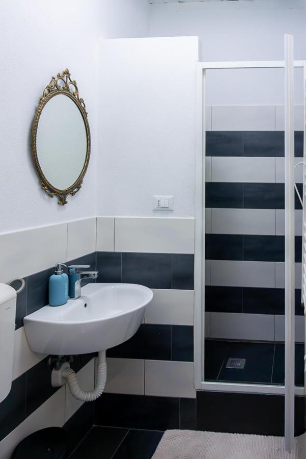 Elohim House Apartment เจนัว ภายนอก รูปภาพ